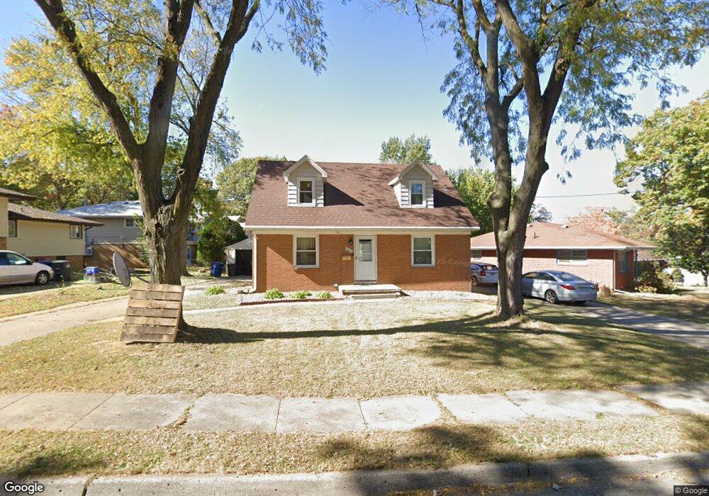 3614 Oakcrest Dr, Des Moines, IA 50310 - photo 1