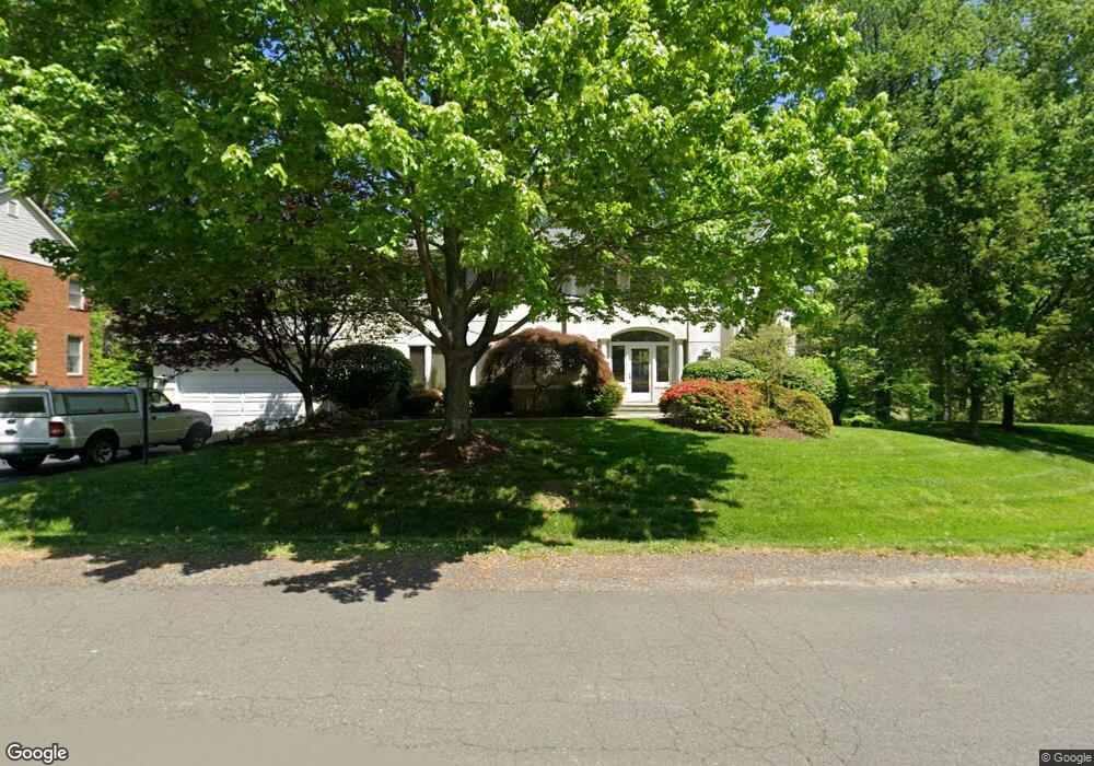 9002 Glenbrook Ct, Fairfax, VA 22031 - photo 1