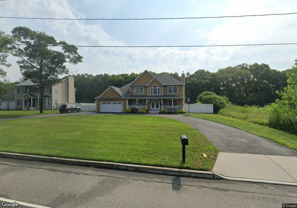 591 Blue Point Rd, Holtsville, NY 11742 - photo 1