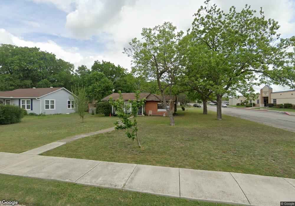 732 E Cedar St, Seguin, TX 78155 - photo 1