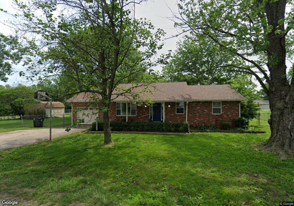 101 N Traster St, Altamont, KS 67330 - photo 1