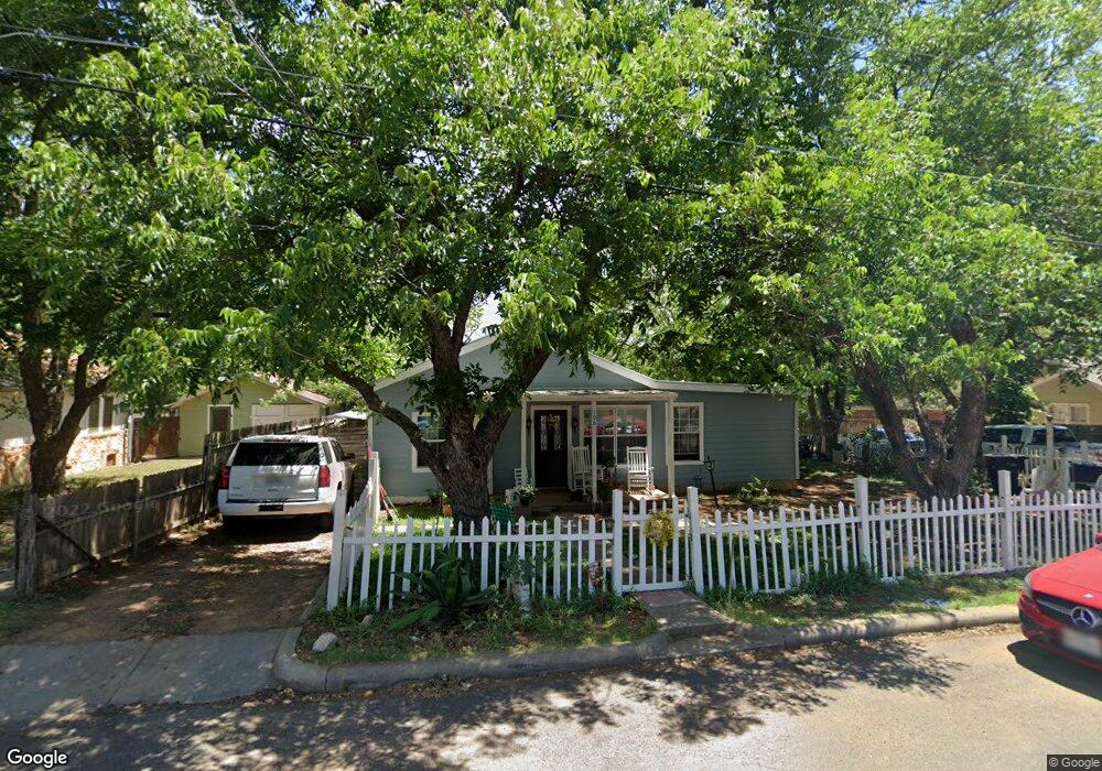 106 W Park St, Fredericksburg, TX 78624 - photo 1