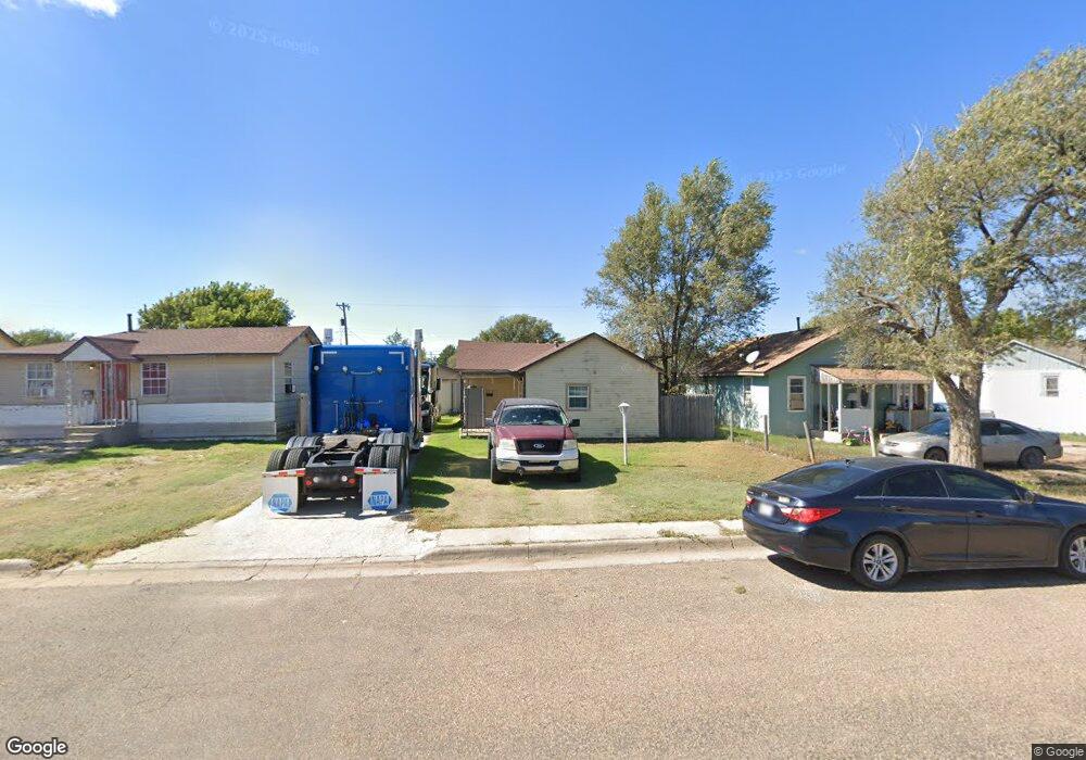 717 Spruce Ave, Dumas, TX 79029 - photo 1