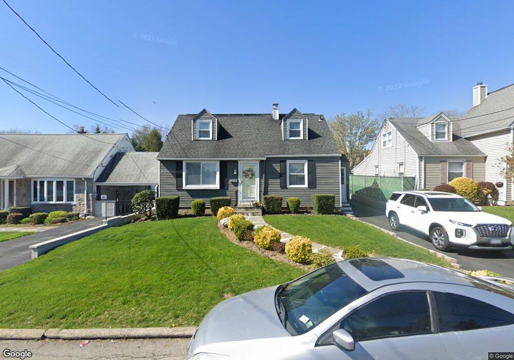 231 Croydon Rd, Yonkers, NY 10710 - photo 1