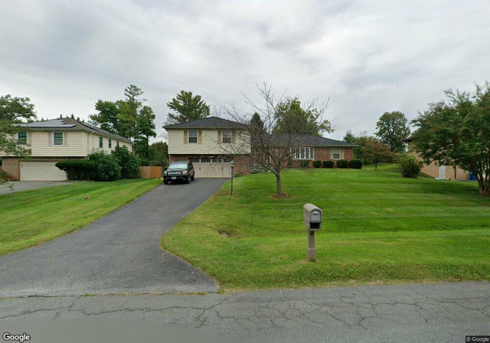 17513 Queen Elizabeth Dr, Olney, MD 20832 - photo 1