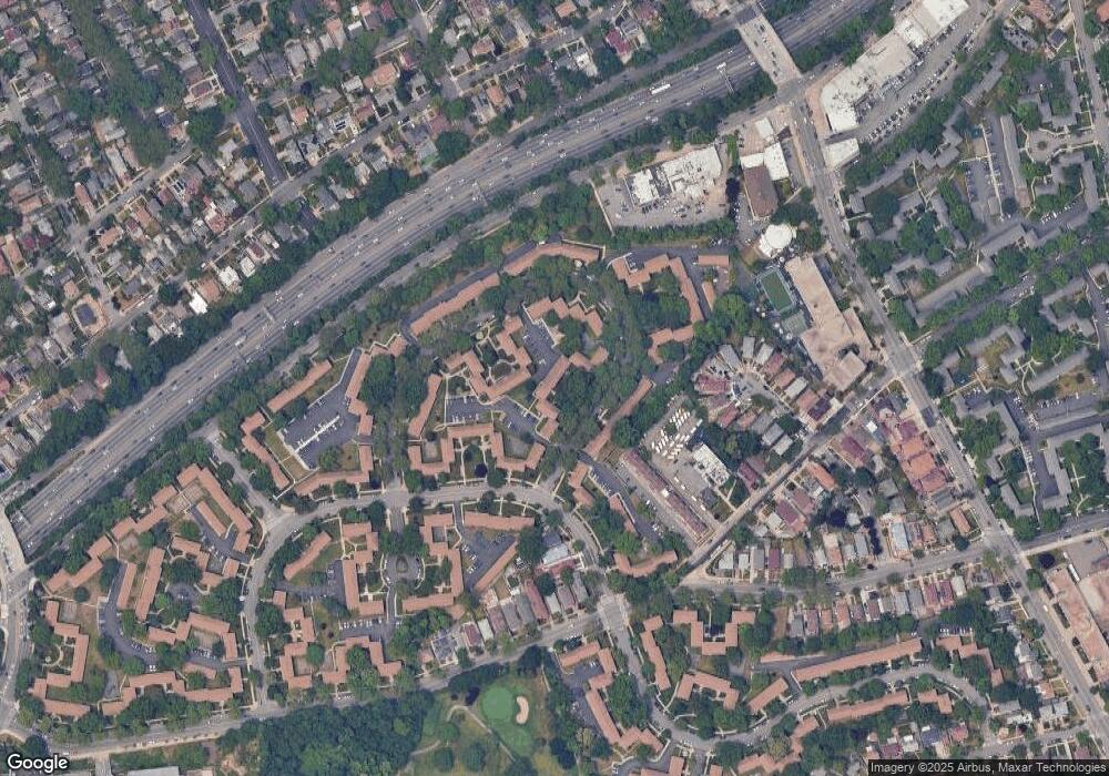 5852 246th Crescent unit Upper, Douglaston, NY 11362 - photo 1