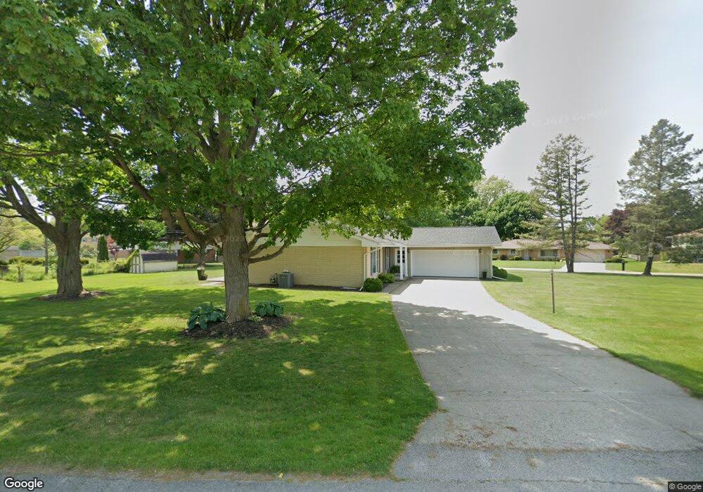 56683 Meadowood Dr, Elkhart, IN 46516 - photo 1