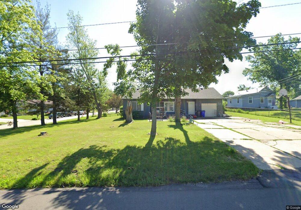 2265 26th St NW, Cedar Rapids, IA 52405 - photo 1