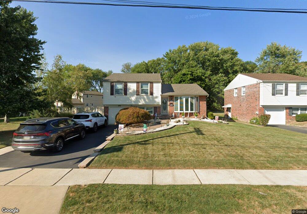 4701 Chandler Dr, Brookhaven, PA 19015 - photo 1