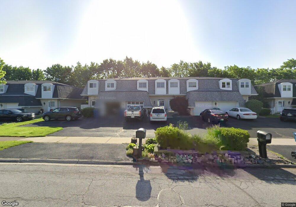 543 Wellington Dr, Dyer, IN 46311 - photo 1