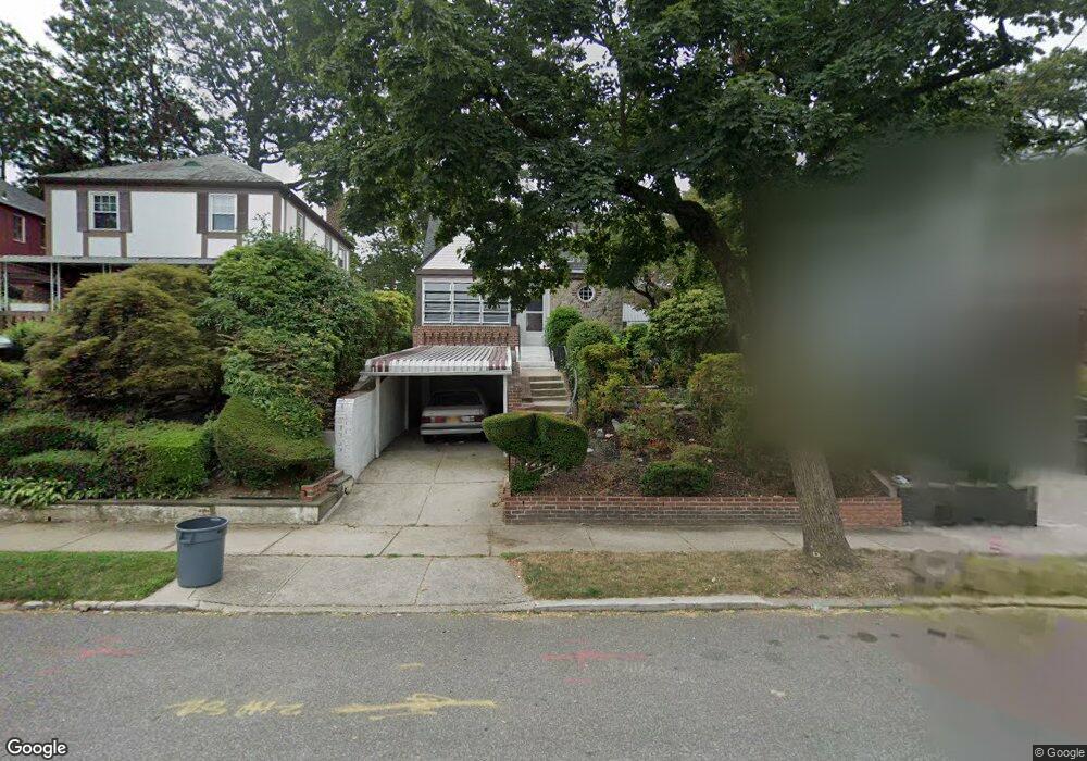 18630 Radnor Rd, Jamaica, NY 11432 - photo 1