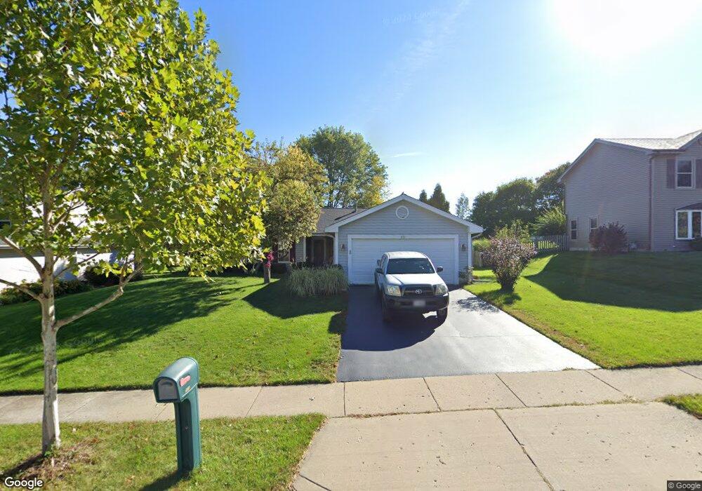 525 Eagle Ridge Ln, Algonquin, IL 60102 - photo 1