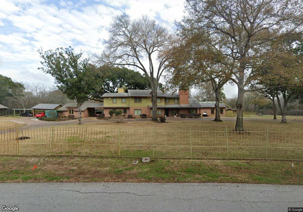 700 Hillcrest Dr, Richmond, TX 77469 - photo 1
