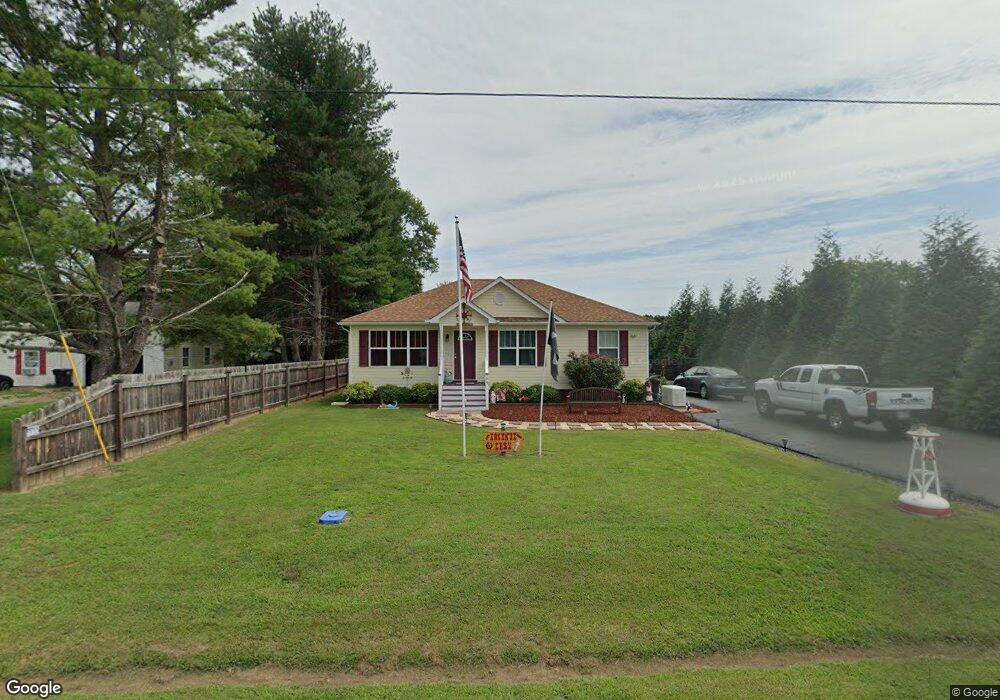 54 Breezewood Dr, Colonial Beach, VA 22443 - photo 1