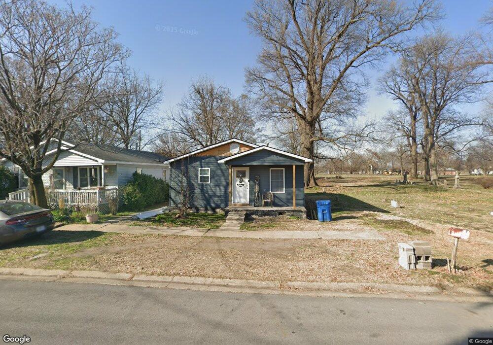 209 Missouri Ave, New Madrid, MO 63869 - photo 1