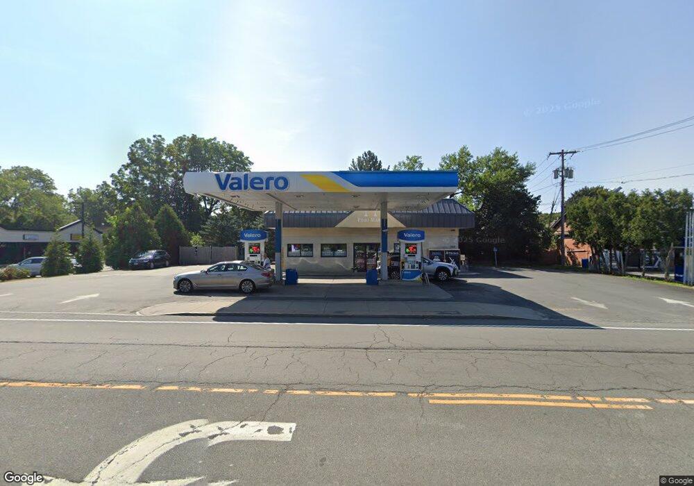 560 Hoosick St, Troy, NY 12180 - photo 1