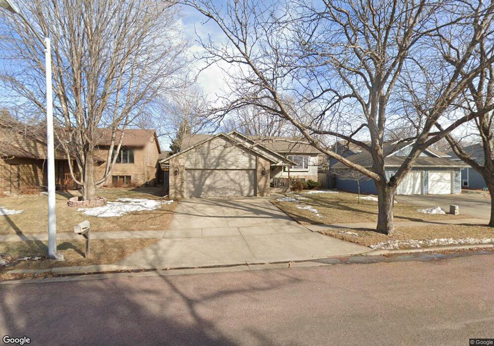 5100 E Fernwood Dr, Sioux Falls, SD 57110 - photo 1