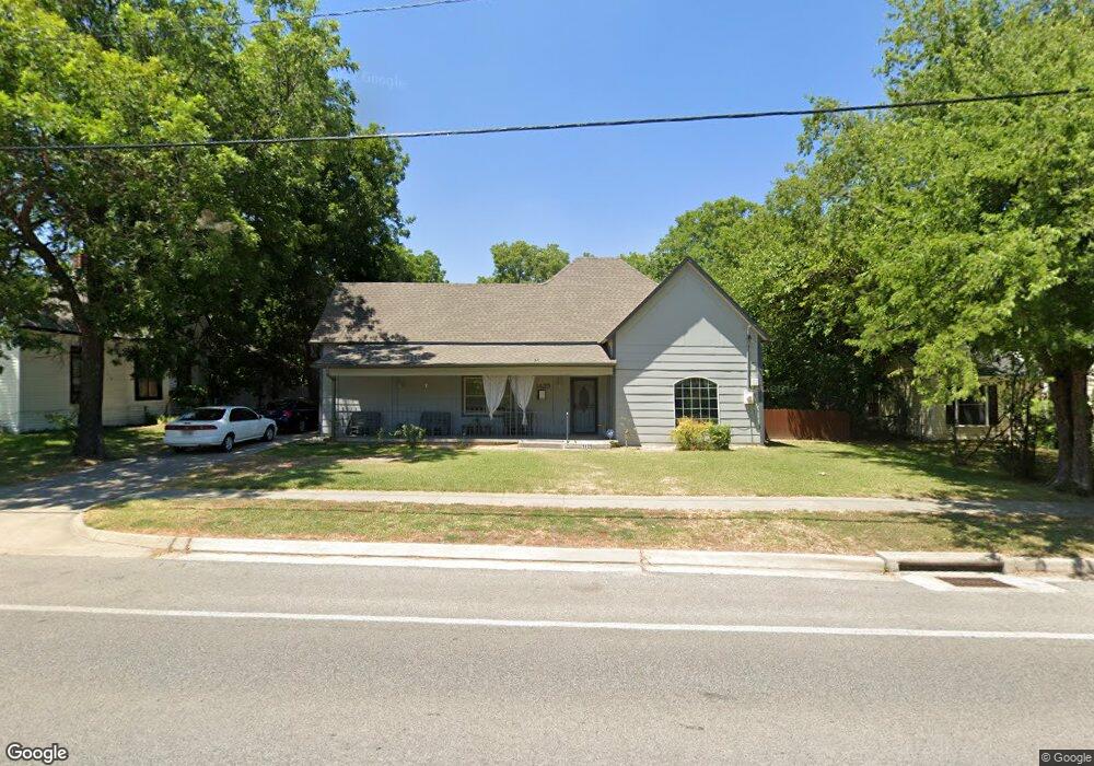 1425 E California St, Gainesville, TX 76240 - photo 1