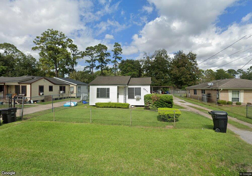 6917 Kittridge St, Houston, TX 77028 - photo 1