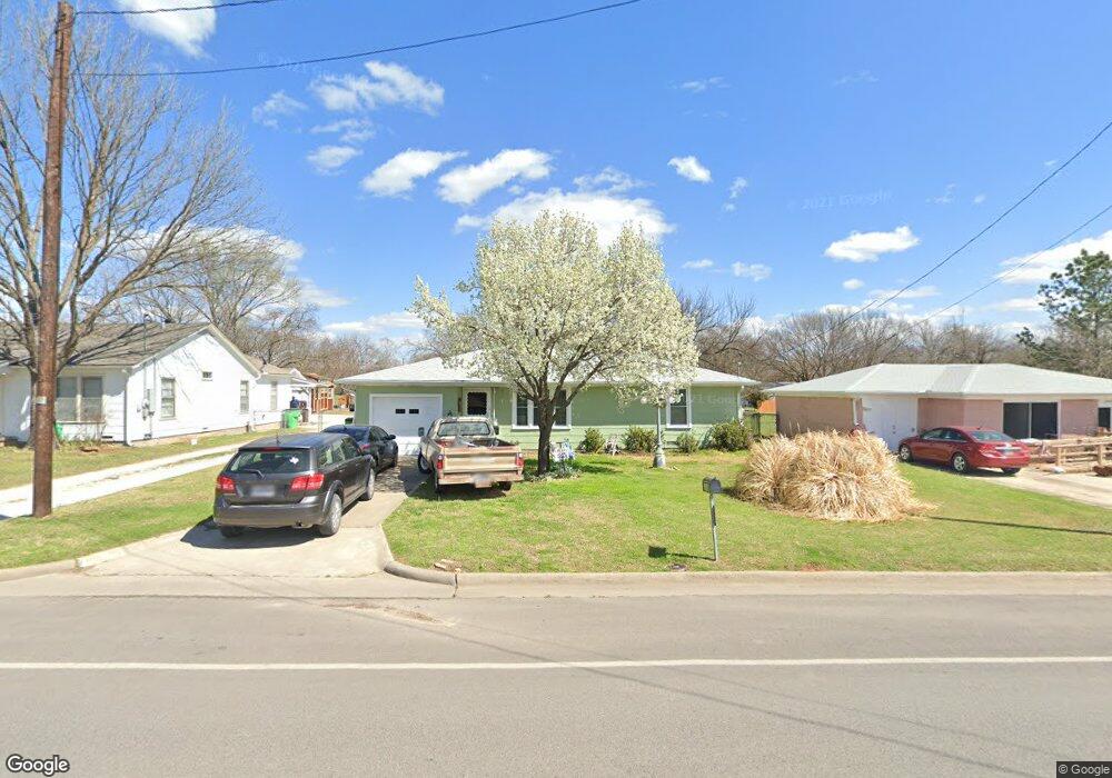 1420 S Grand Ave, Gainesville, TX 76240 - photo 1