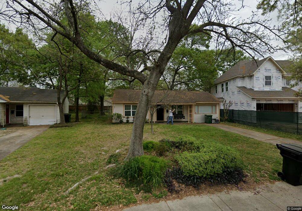 1627 Saxon Dr, Houston, TX 77018 - photo 1