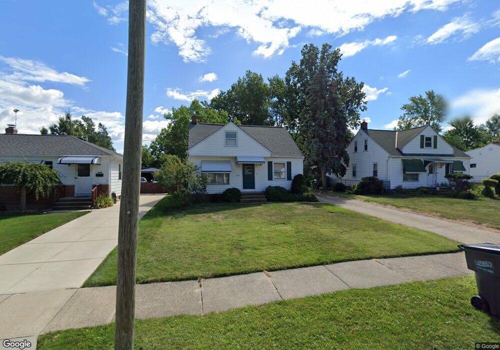 1635 Dennis Dr, Wickliffe, OH 44092 - photo 1