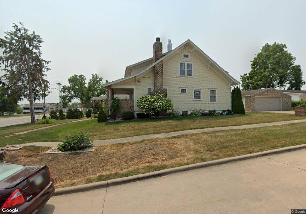 216 Edgewood Rd SW, Cedar Rapids, IA 52404 - photo 1