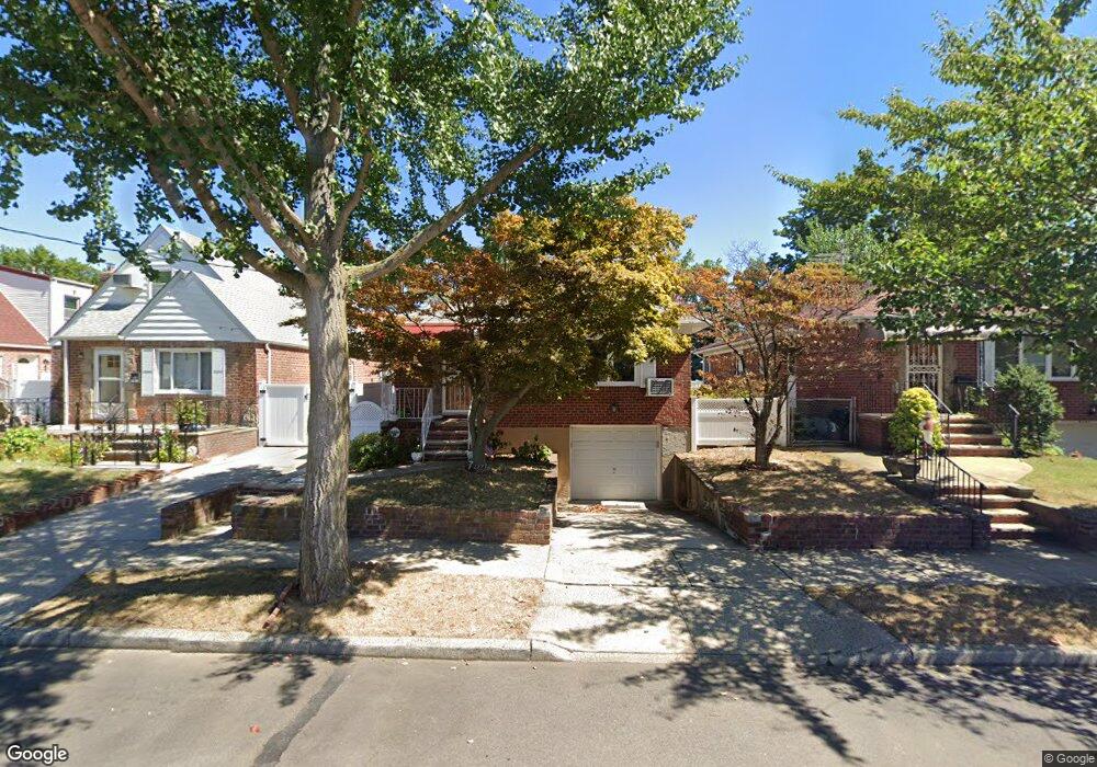 8341 263rd St, Glen Oaks, NY 11004 - photo 1