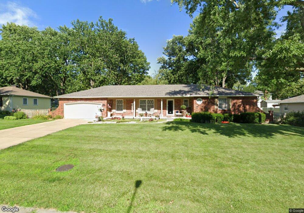 5135 Garnett St, Shawnee, KS 66203 - photo 1