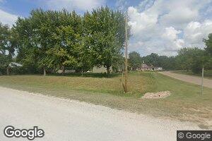 471 13th St, Eldon, IA 52554