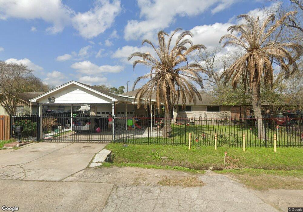 707 Hohl St, Houston, TX 77022 - photo 1