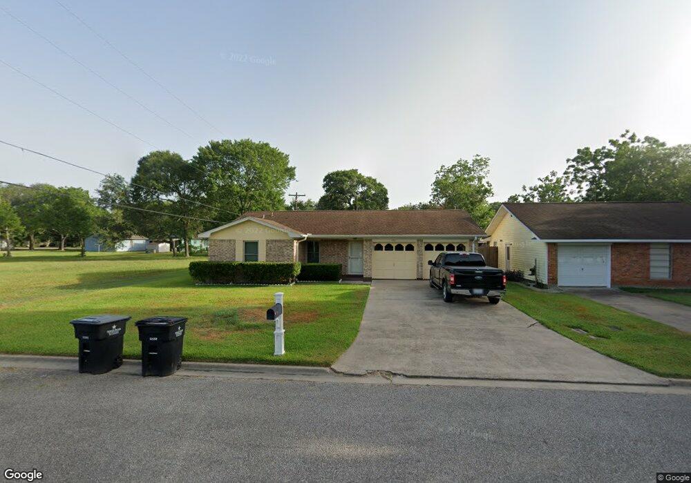 501 E Southland Ave, Alvin, TX 77511 - photo 1