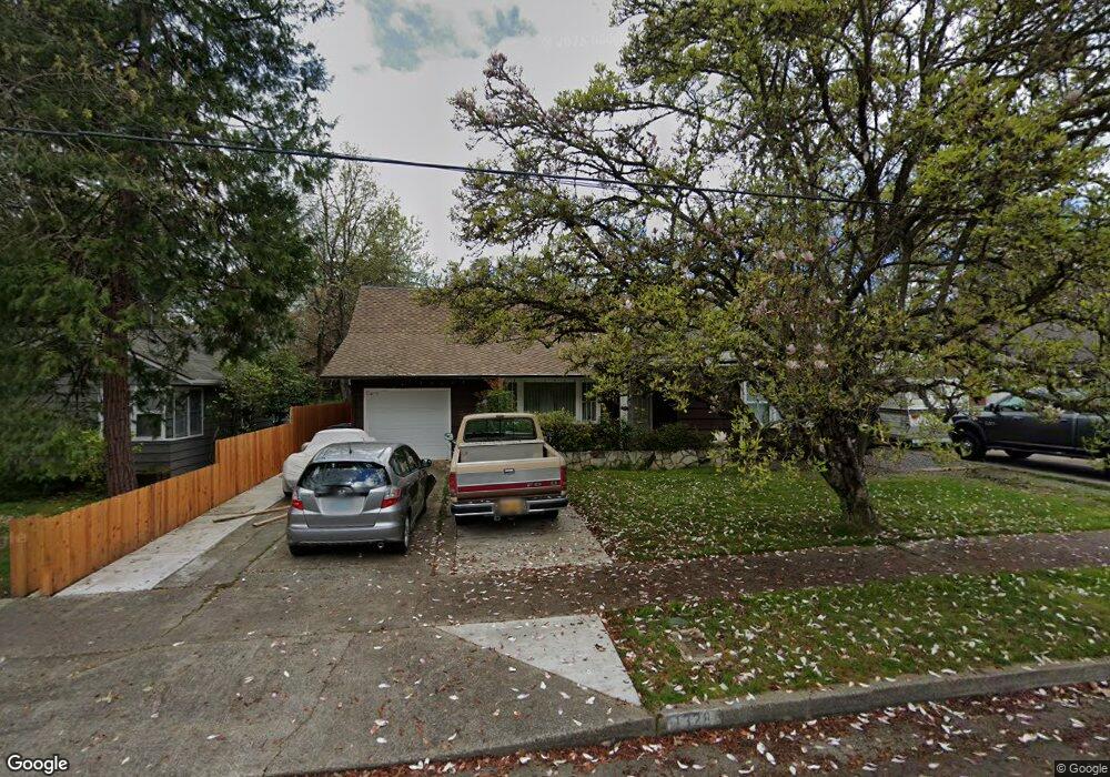 1328 NW Washington Blvd, Grants Pass, OR 97526 - photo 1