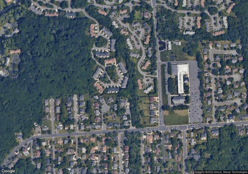 4001 Spring Brook Dr, Edison, NJ 08820 - photo 1