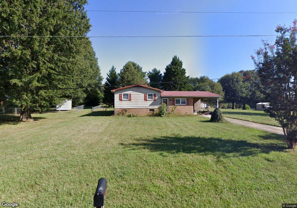 3615 33rd Ave NE, Hickory, NC 28601 - photo 1