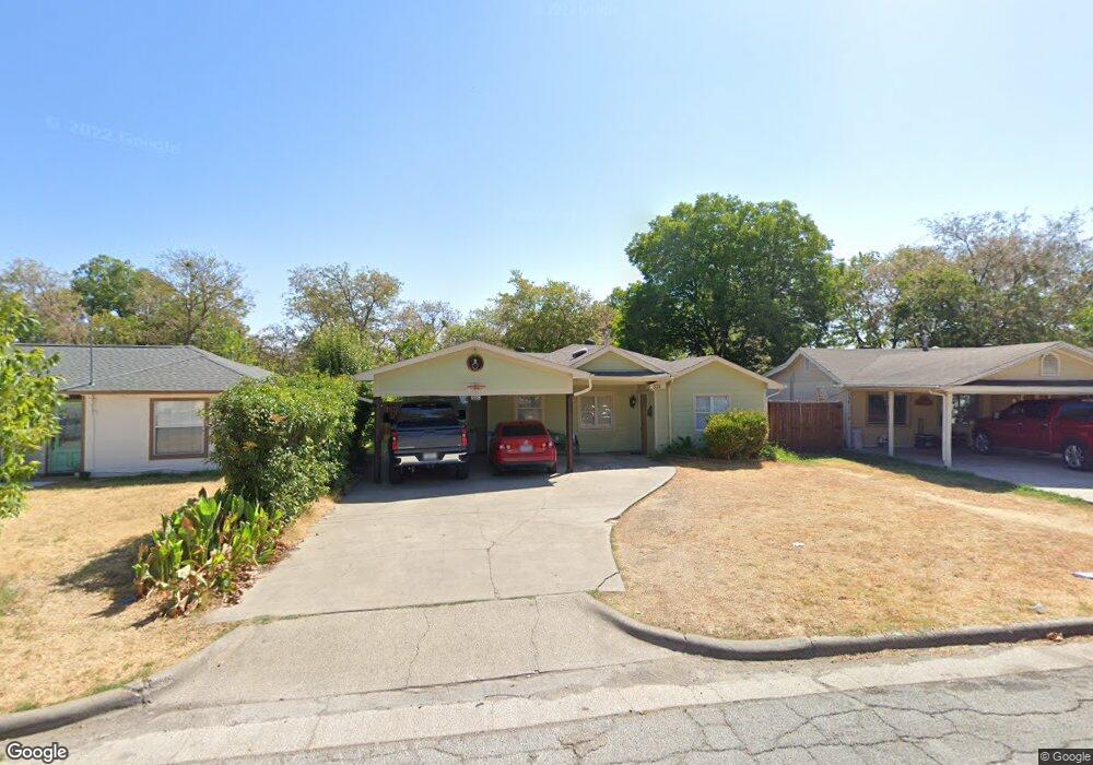 821 Wahoo Trace, Grand Prairie, TX 75051 - photo 1