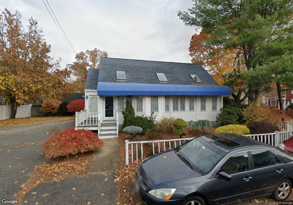 5 Richardson St, Wakefield, MA 01880 - photo 1