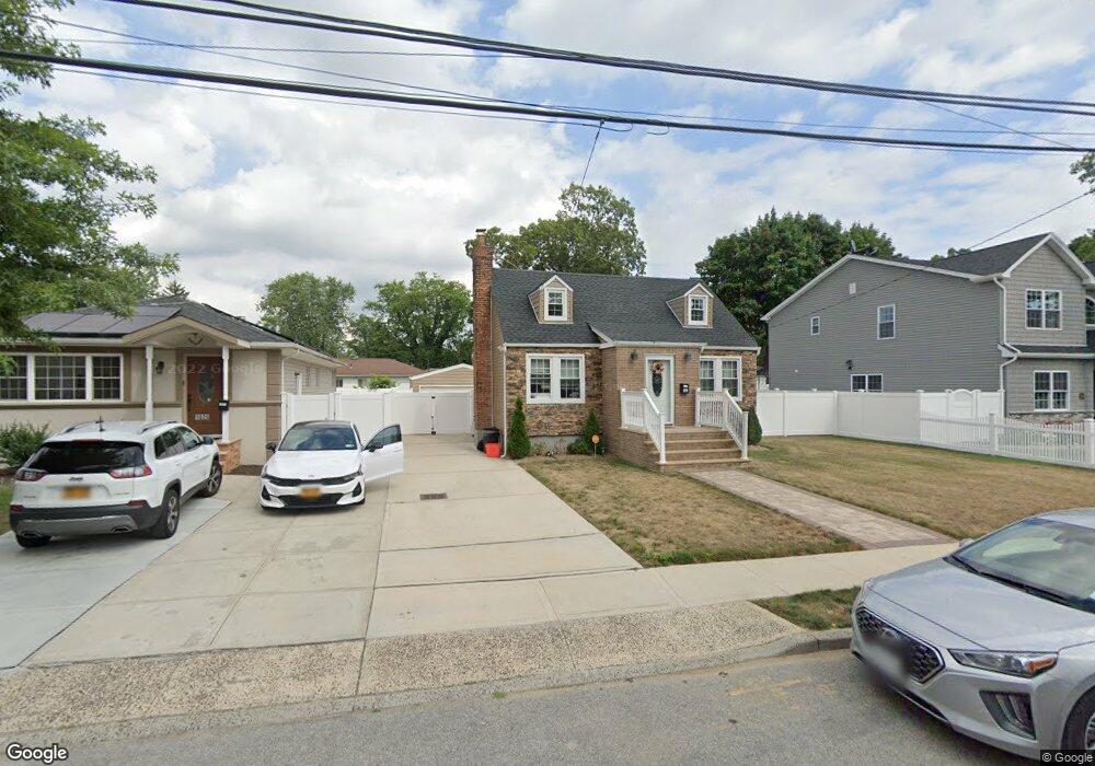 11 Saranac Rd unit 1027, West Hempstead, NY 11552 - photo 1