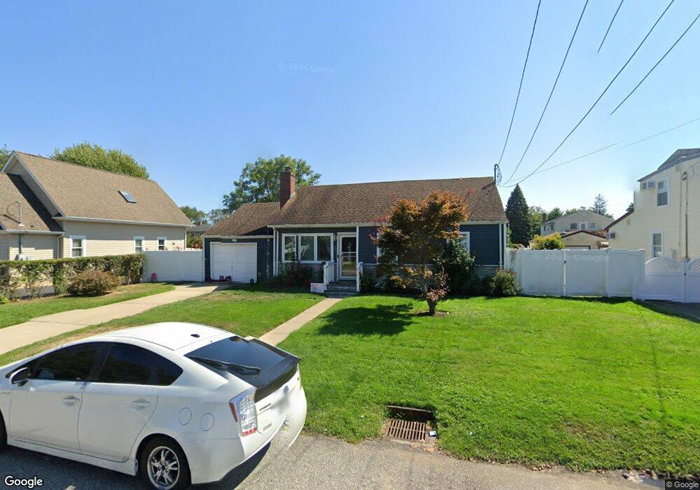 50 Kensington Ct, Copiague, NY 11726 - photo 1
