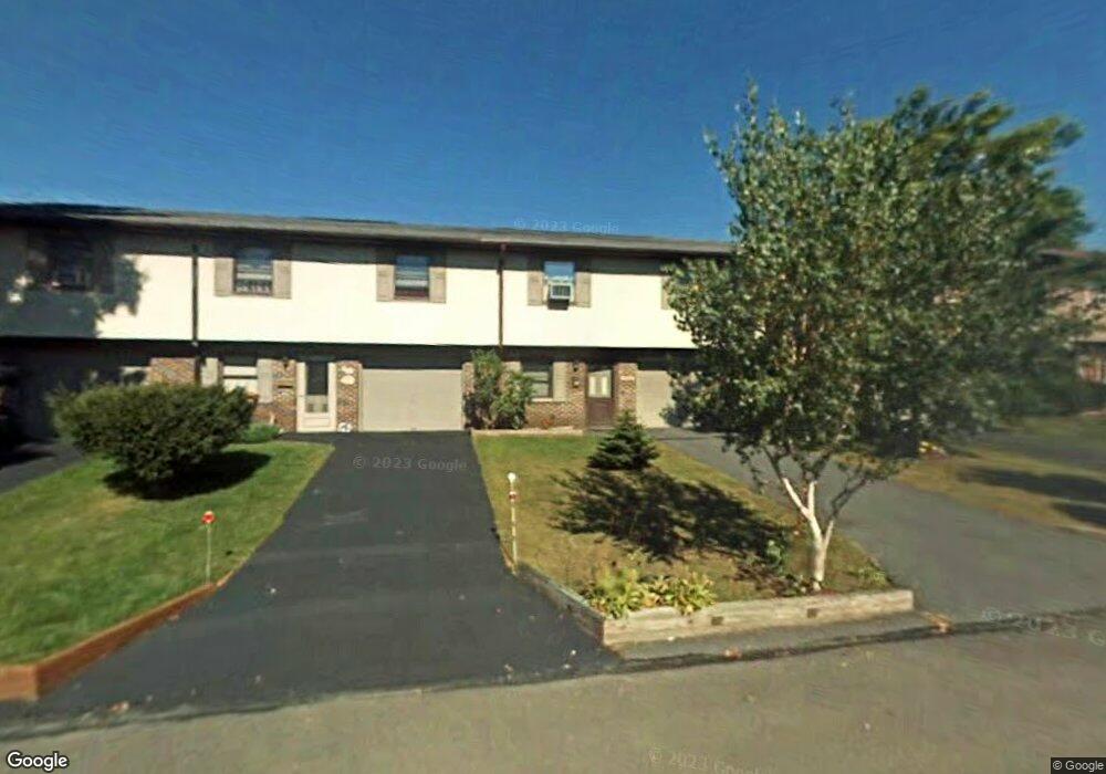 554 Lori Dr, Archbald, PA 18403 - photo 1