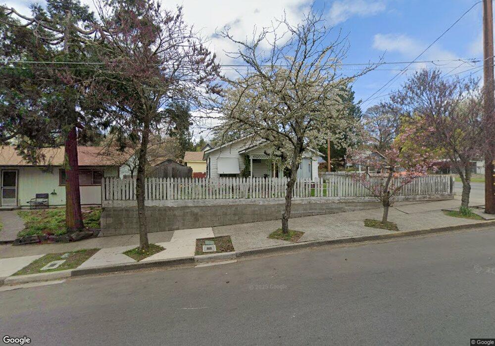 414 NW Clarke St, Grants Pass, OR 97526 - photo 1