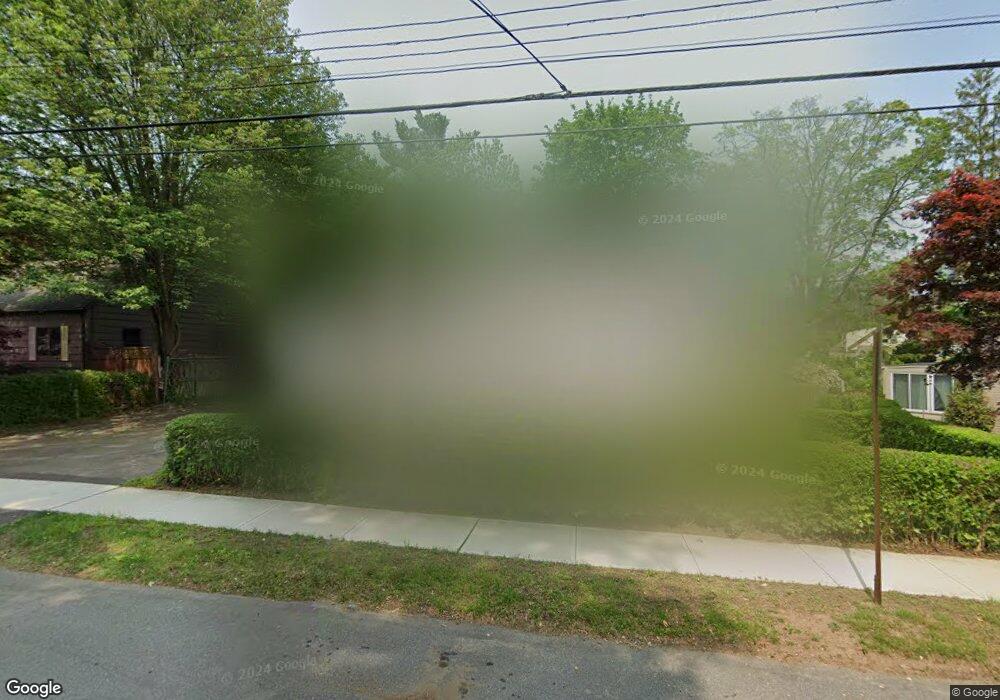 135 Greystone Rd, Bridgeport, CT 06610 - photo 1