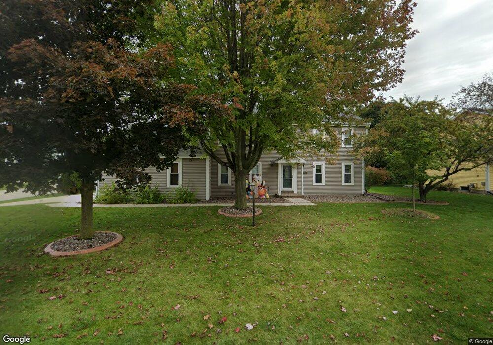 W163N10436 Ridgeview Ln, Germantown, WI 53022 - photo 1