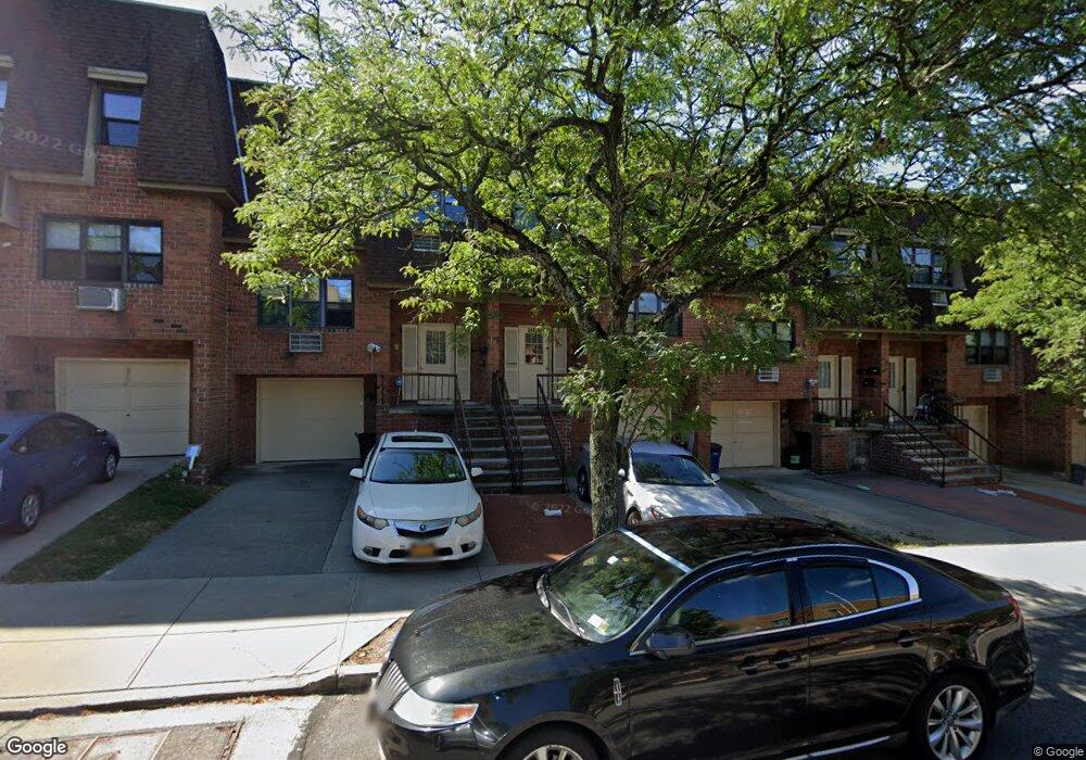 24048 69th Ave unit 32, Little Neck, NY 11362 - photo 1