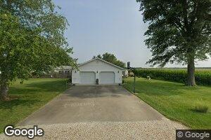 300 E 10th St, Saint Elmo, IL 62458