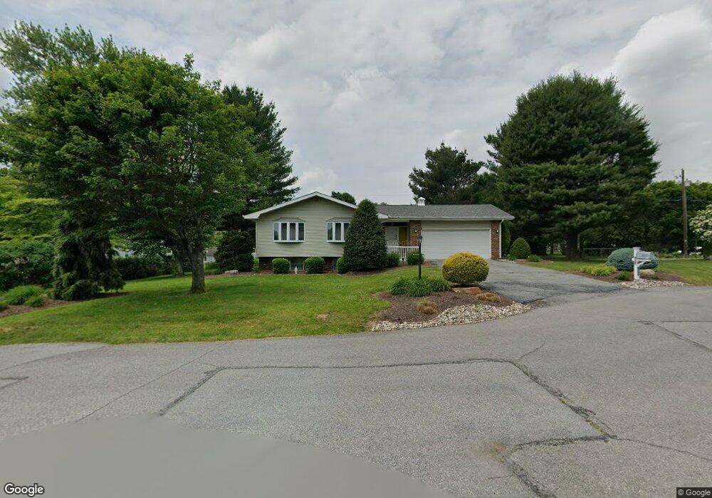 1282 Sunset Cir, Slatington, PA 18080 - photo 1