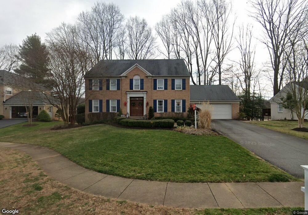 7623 Huntmaster Ln, McLean, VA 22102 - photo 1