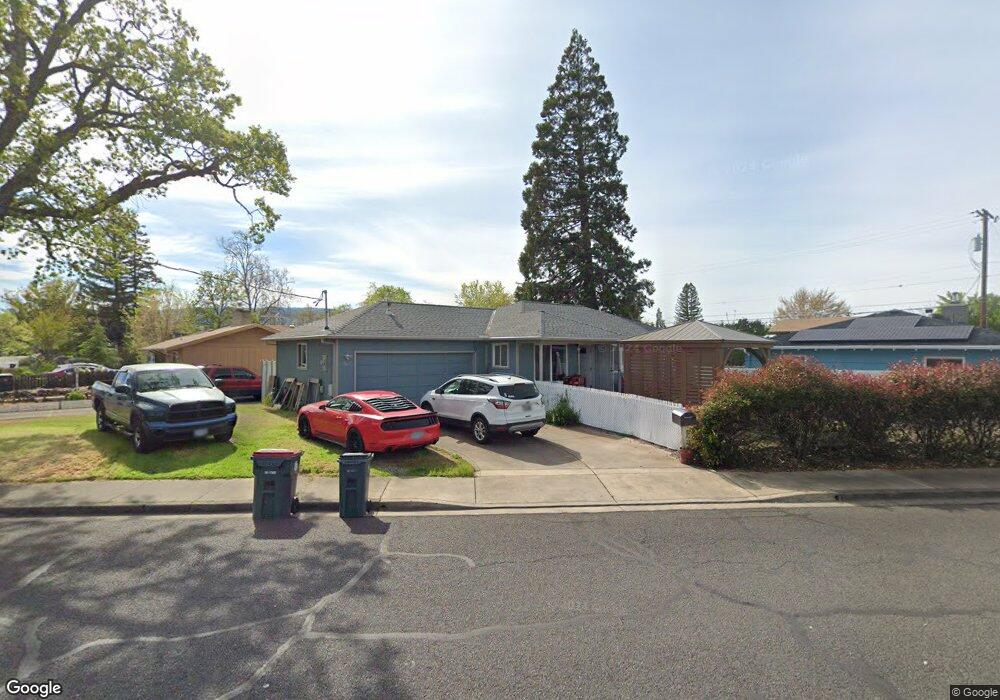 240 S 7th St, Central Point, OR 97502 - photo 1