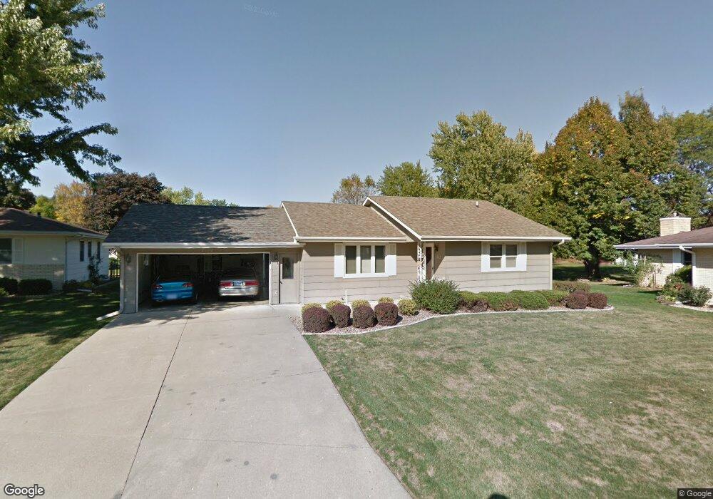 2112 N 3rd Ave E, Newton, IA 50208 - photo 1