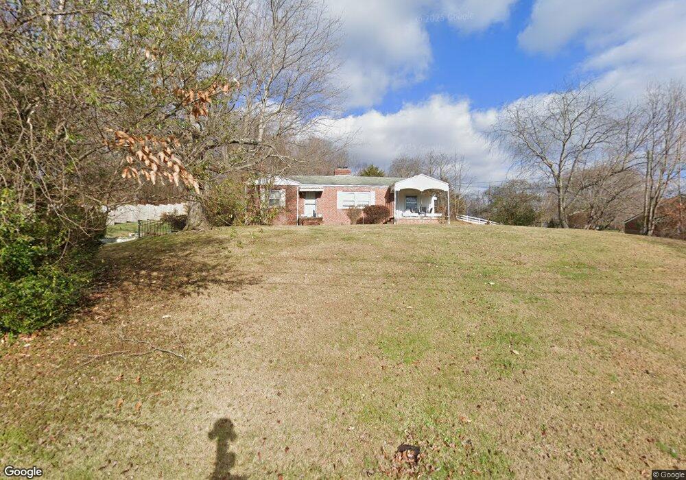 2109 Edgehill Cir, Johnson City, TN 37601 - photo 1